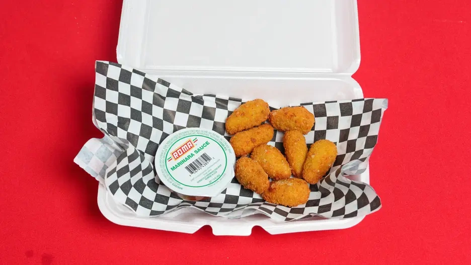 Mac& Cheese Bites (8)